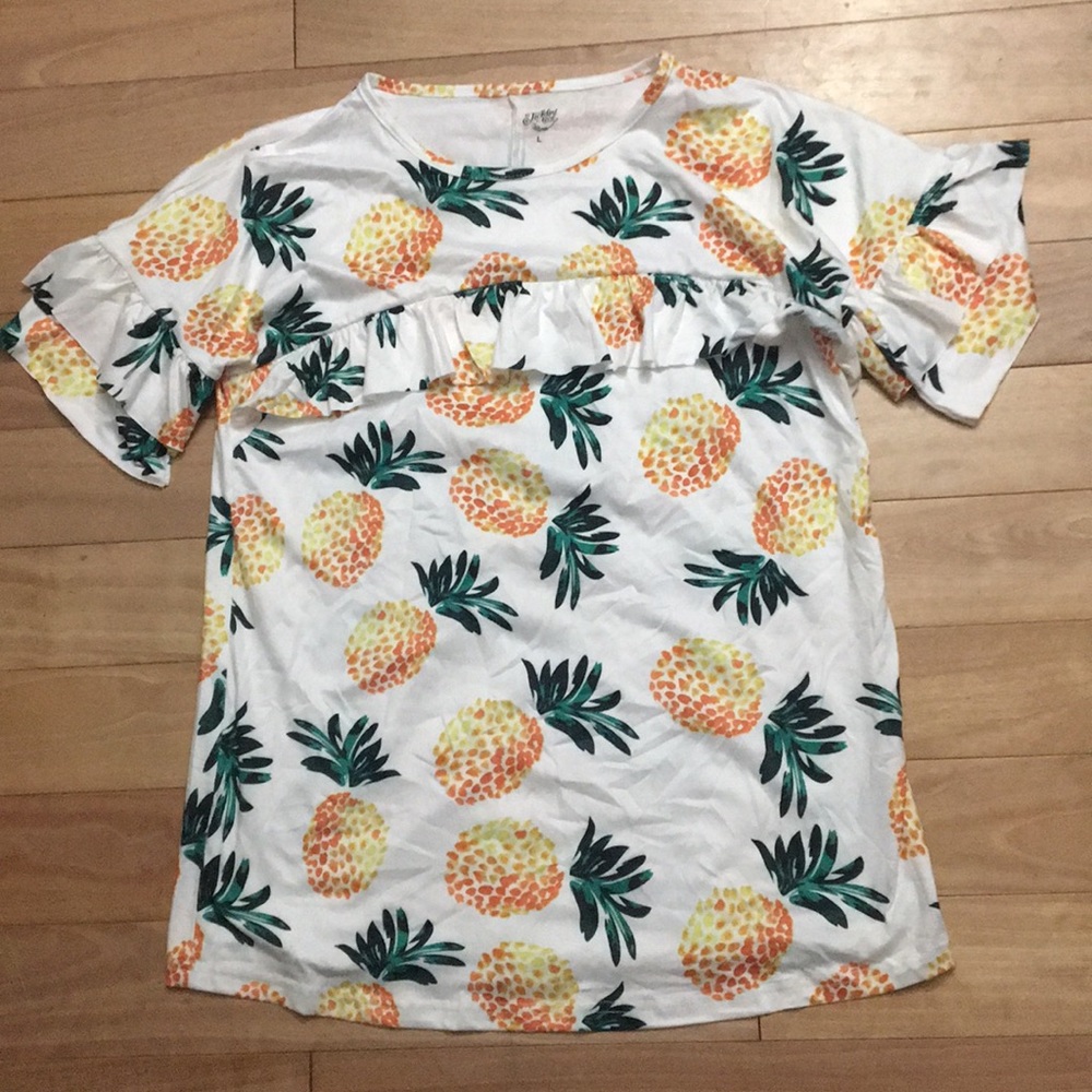 NWOT Size L Pineapple Ruffle Top